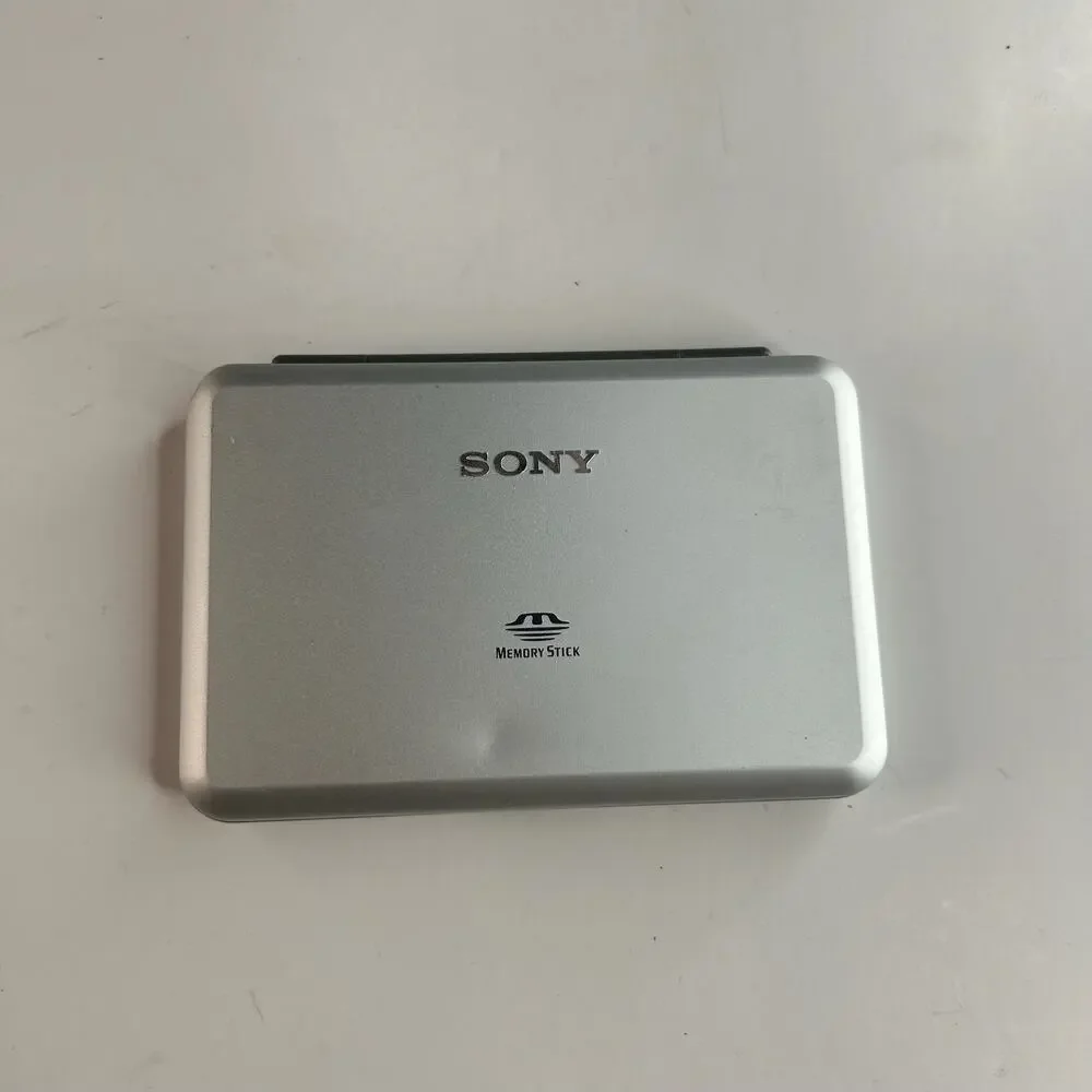 Sony Handycam DCR-SR82 HDD Digital 25X Zoom Camcorder With Dock and Accessories